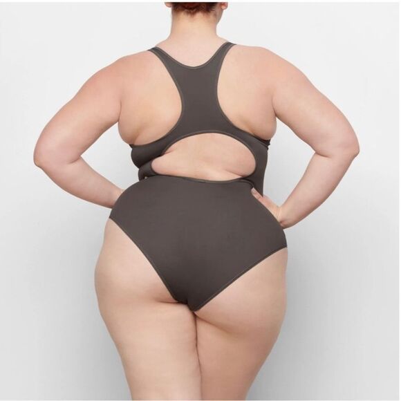 Skims Utility Sport Scoop Neck Bodysuit in Gunmetal nwt size 4X - Picture 5 of 11